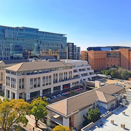 The Median Rosebank Luxury Apartment - Building With Generator Johannesburg Exterior photo