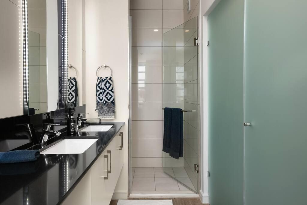 The Median Rosebank Luxury Apartment - Building With Generator Johannesburg Exterior photo